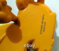 Vintage Statue Figure Resin Garfield Paws