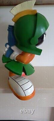 Warner Brothers 1997 Marvin The Martian 12 Figure Statue