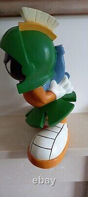 Warner Brothers 1997 Marvin The Martian 12 Figure Statue