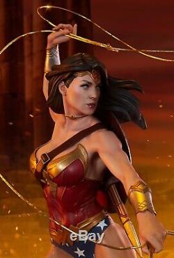 Wonder Woman Premium Format Figure Sideshow Collectibles Statue DC Comics