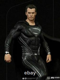 Zack Snyder's Justice League Art Scale Statue Superman Black Suit
